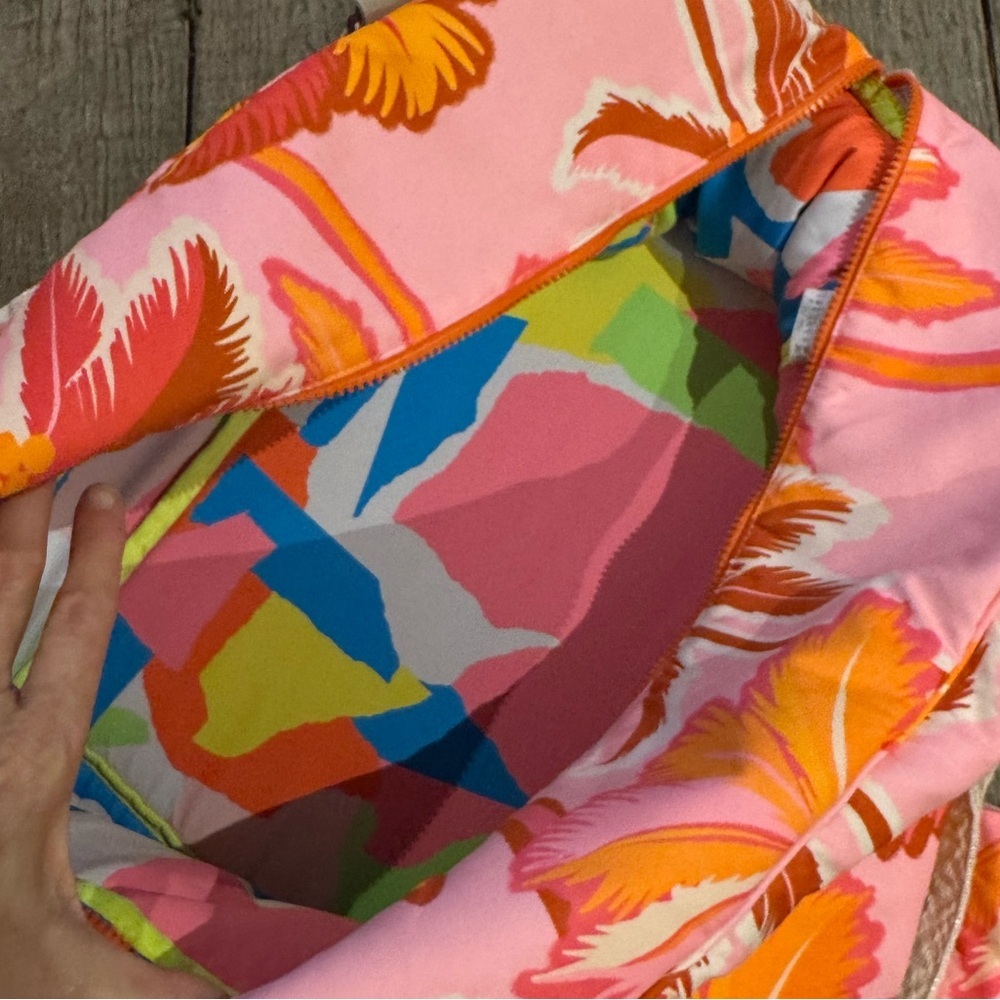 Maaji Pink Palms Sophie XL Weekender Bag. - Picture 9 of 10